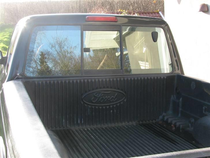 Ford Ford Ranger Super Cab 4x2 - lille rude bag i bilen. billede 8