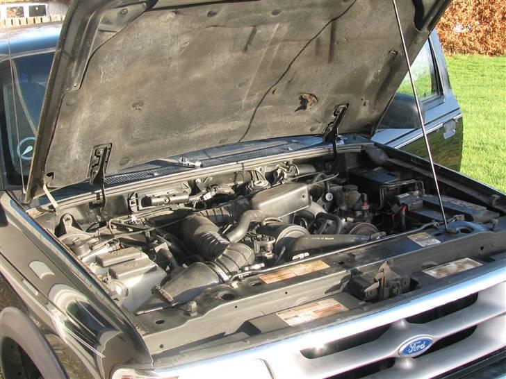 Ford Ford Ranger Super Cab 4x2 - Motor, 112 heste, 4 cylindre, benzin, 2.3 L OHC I4, Gearkasse: 5-speed Mazda M5OD-R1 billede 11