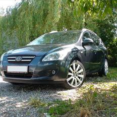 Kia Ceed SW 1,6 CRDI Exclusiv*SOLGT*