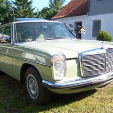 Mercedes Benz /8  200 