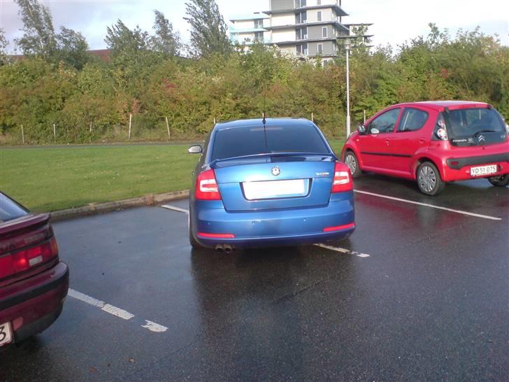 Skoda Octavia II TFSI RS >SOLGT - sådan parkere jeg når jeg ikke vil ha ridser hehe billede 16