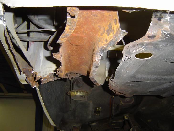 Opel Kadett c Kombi   Solgt... - nå ja... det "lille" rusthul i vangen greb om sig.... billede 6