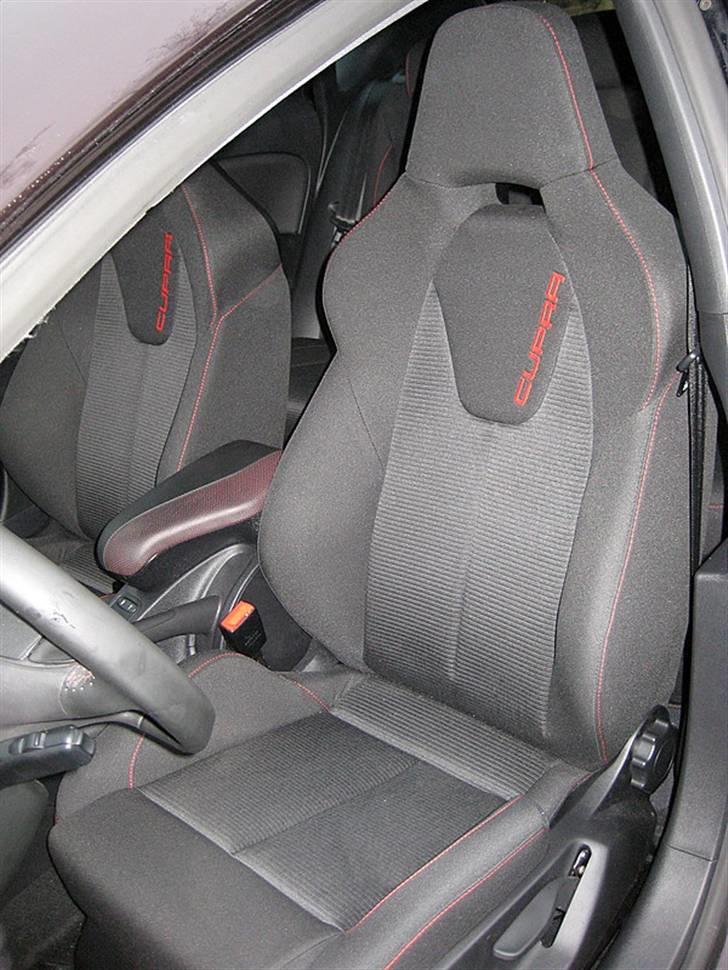 Seat Leon Cupra 2 - Sæderne er overraskende komfortable og yder god sidestøtte. billede 7