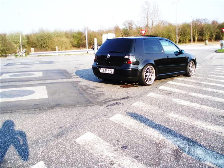 VW Golf 4 GTi 1.8 Turbo - Lige et billede fra da jeg var hjemme i påsken 2009. Man kan lige skimte den nye udstødning. billede 11