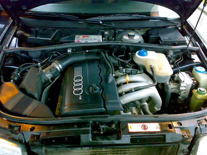 Audi A4 1.8 (SOLGT) billede 2