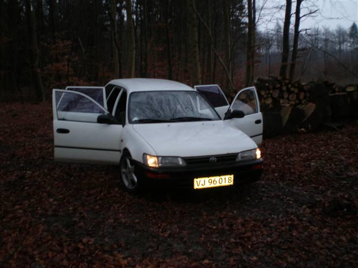 Toyota Corolla Van E101 Solgt billede 6