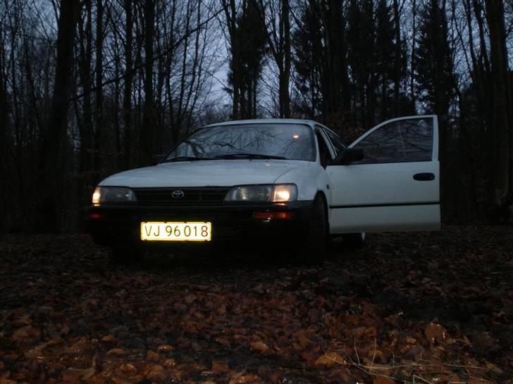 Toyota Corolla Van E101 Solgt billede 7