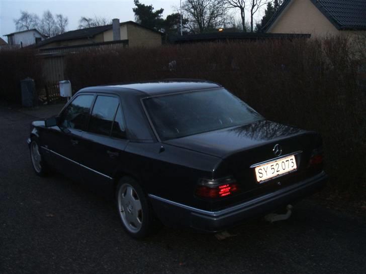 Mercedes Benz E 300 sportsline (solgt) - Rigtig pæn bagende.. billede 2