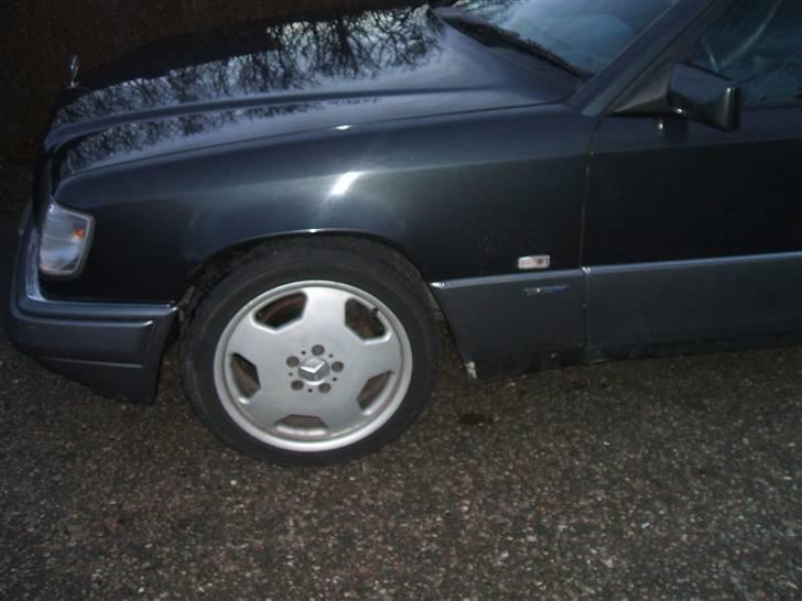 Mercedes Benz E 300 sportsline (solgt) - Rigtig fed front især når den står som denne. billede 7