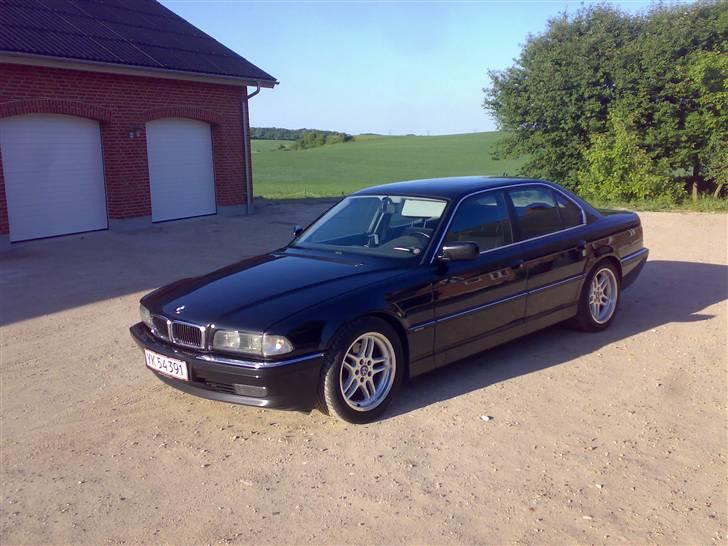 BMW 740i V8 billede 8