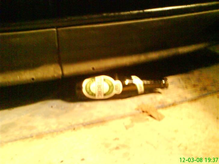 VW golf 2 solgt - tysk bygningsværk i baggrunden. billede 9