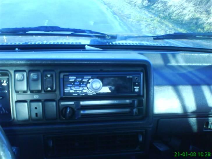 VW golf 2 solgt - clarion HU og JBL GTO 3,5" i forruden billede 13