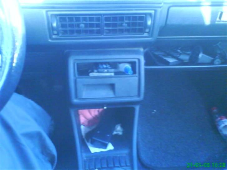 VW golf 2 solgt - midterkonsol hvor jeg gerne ville ha  min radio ned og sidde. eller en lille skærm billede 14