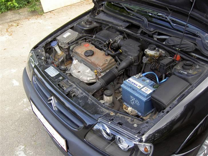 Citroën Saxo VTS Solgt - Ja motoren vil blive vasket og de steder der ikke er så pæne vil blive slebet ned.. billede 6