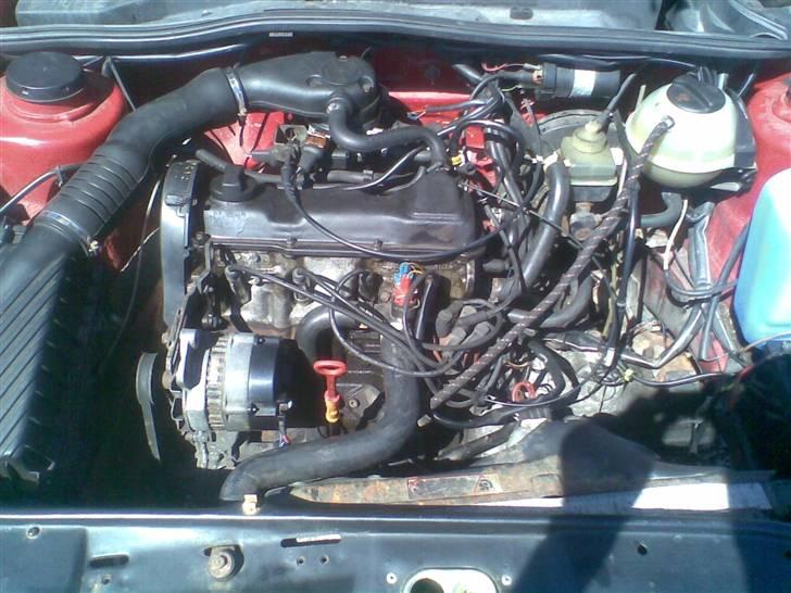 VW Golf 2 1,8i SOLGT - motor rummet billede 5