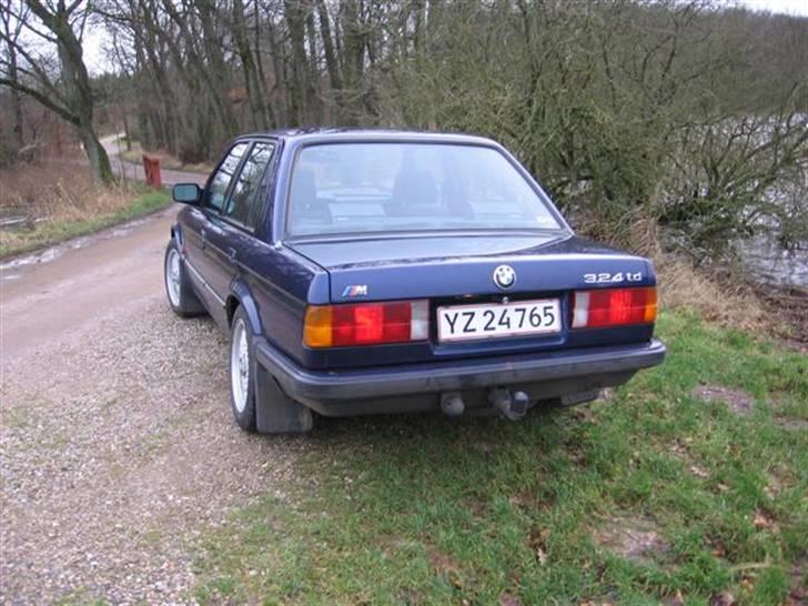 BMW 324TD - Solgt billede 6