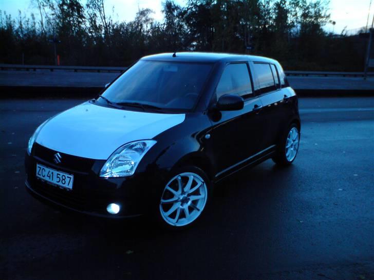 Suzuki Swift 1.5 GLX Solgt billede 1