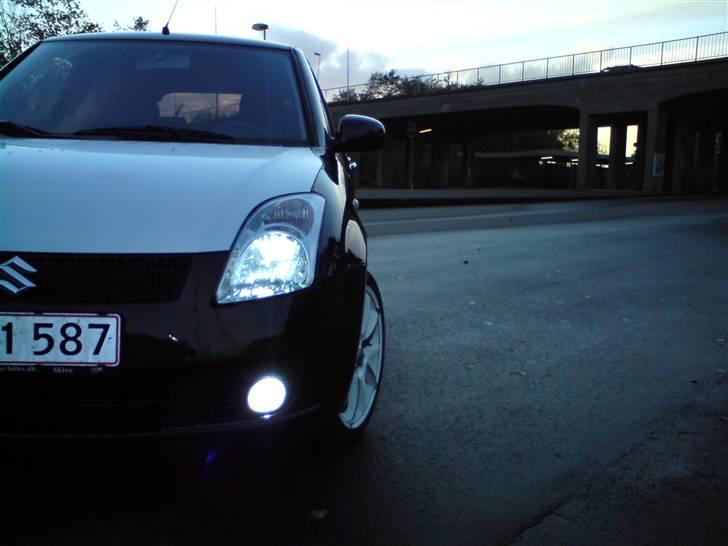 Suzuki Swift 1.5 GLX Solgt billede 2