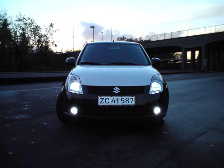 Suzuki Swift 1.5 GLX Solgt billede 3