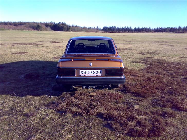 Volvo 240 (solgt) billede 10