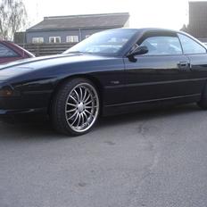 BMW 850i solgt