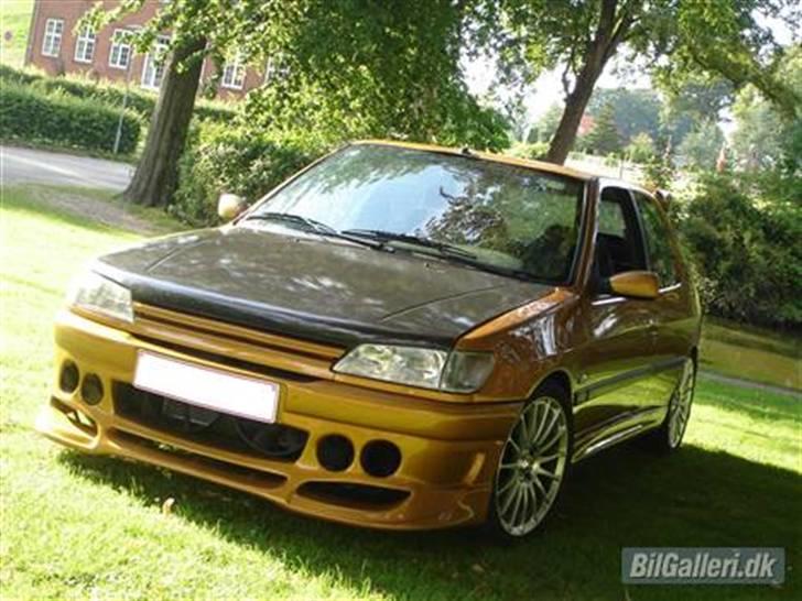 Peugeot 306GTI(Carbon Look) solgt - gammel front og lygter billede 9