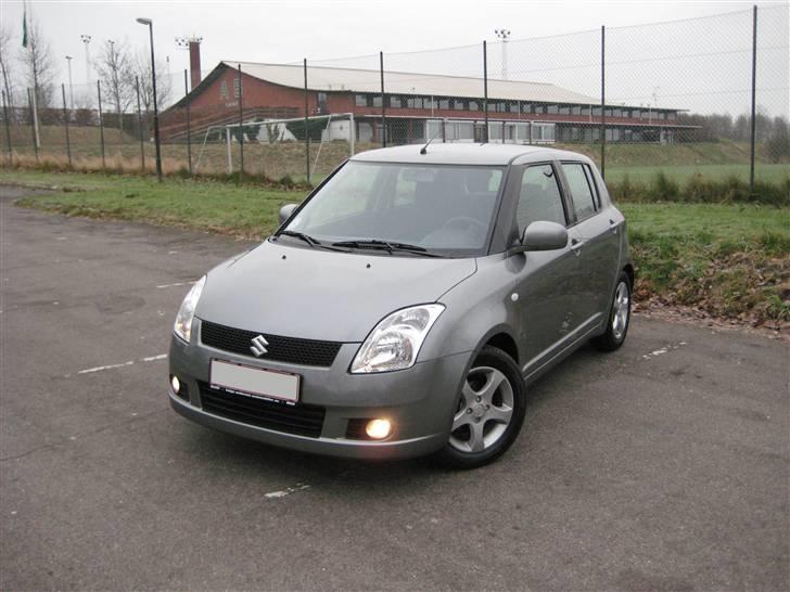 Suzuki Swift GLX billede 3