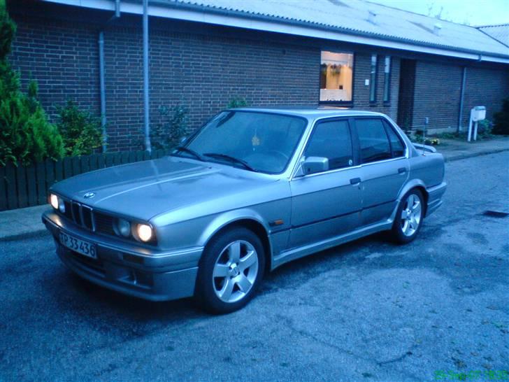 BMW 318 i m-tech Solgt - Min pæne gamle bimmer... billede 1