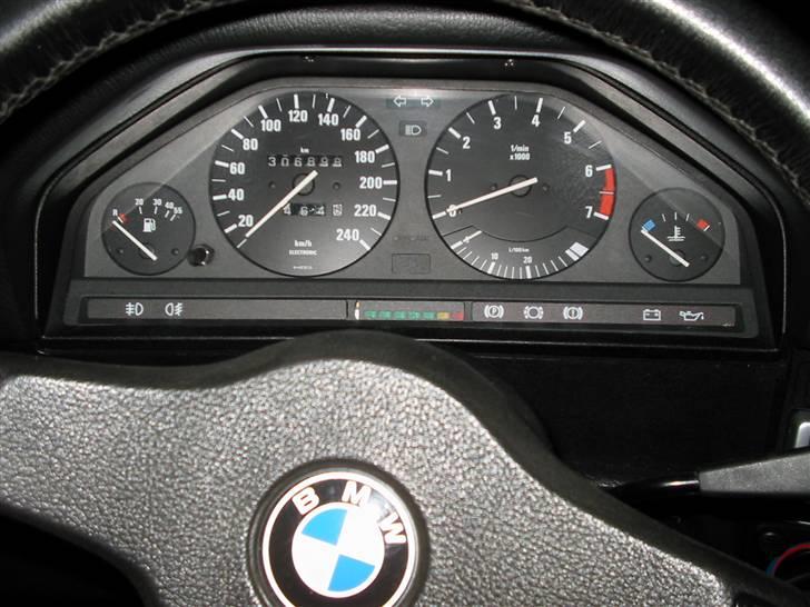BMW 318 i m-tech Solgt billede 8