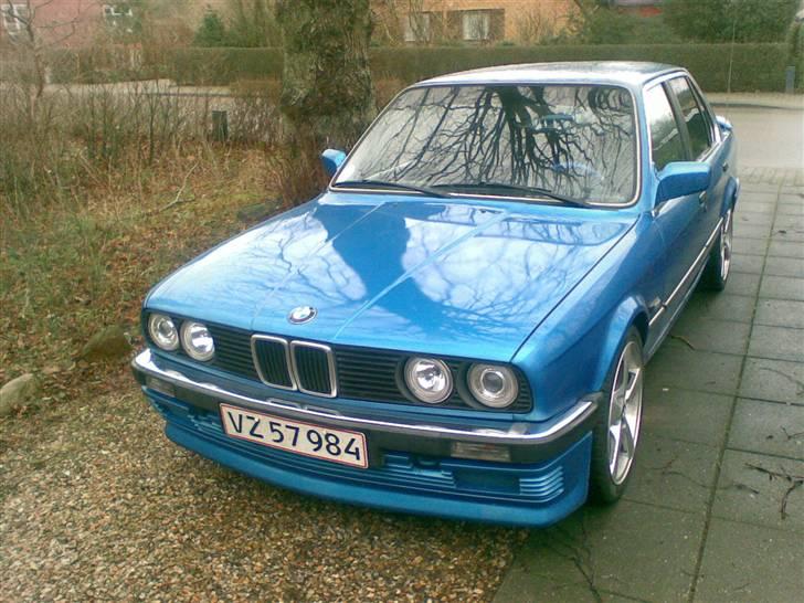 BMW 320i  Solgt billede 1