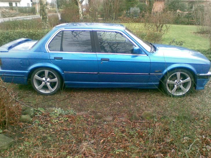 BMW 320i  Solgt billede 4