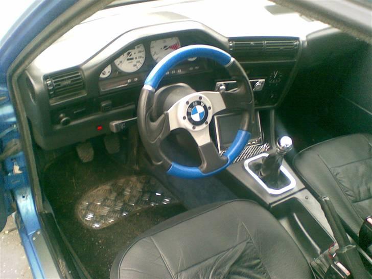 BMW 320i  Solgt billede 8