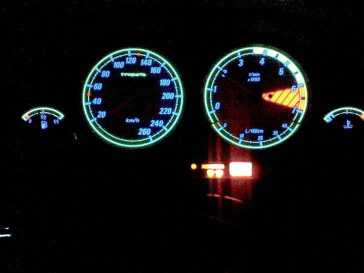 BMW 320i  Solgt billede 15