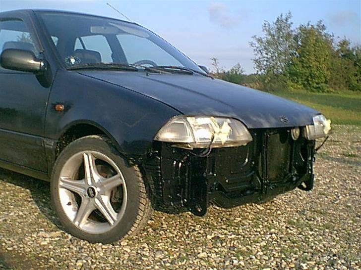 Suzuki Swift 1.6 GLXi - uden front billede 5