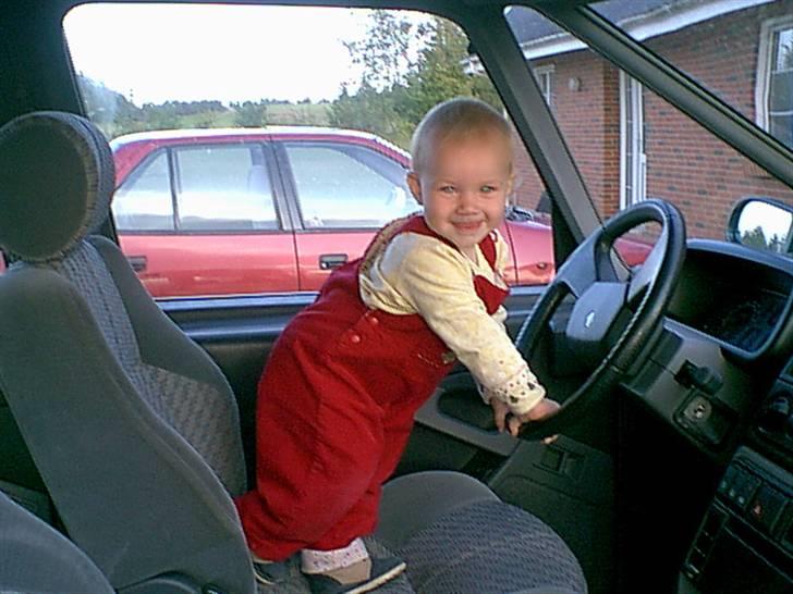 Suzuki Swift 1.6 GLXi - Man kan jo godt øve sig tidligt ! billede 7