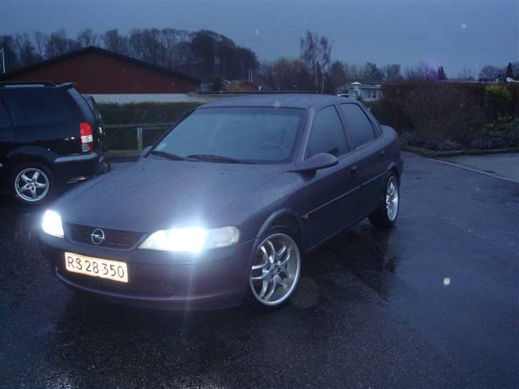 Opel Vectra B (Solgt) billede 1