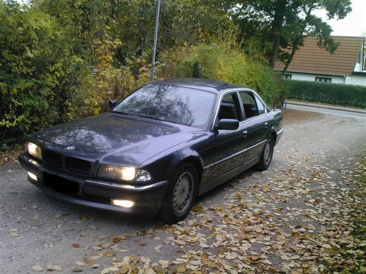 BMW 740 V8 AUT Solgt billede 4