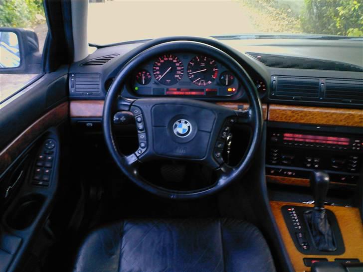 BMW 740 V8 AUT Solgt billede 8