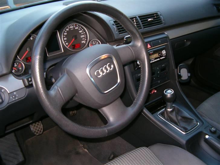Audi a4 (SOLGT) billede 2