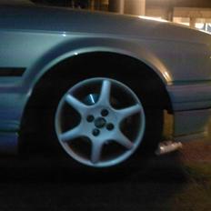 BMW 320i (S O L G T)