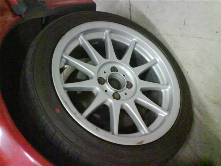 BMW 324 D (SOLGT) - min nylakeret hartge fælge 7 1/2 tomme brede..spacer på 10mm er dog købt til de bagerste hjul billede 7