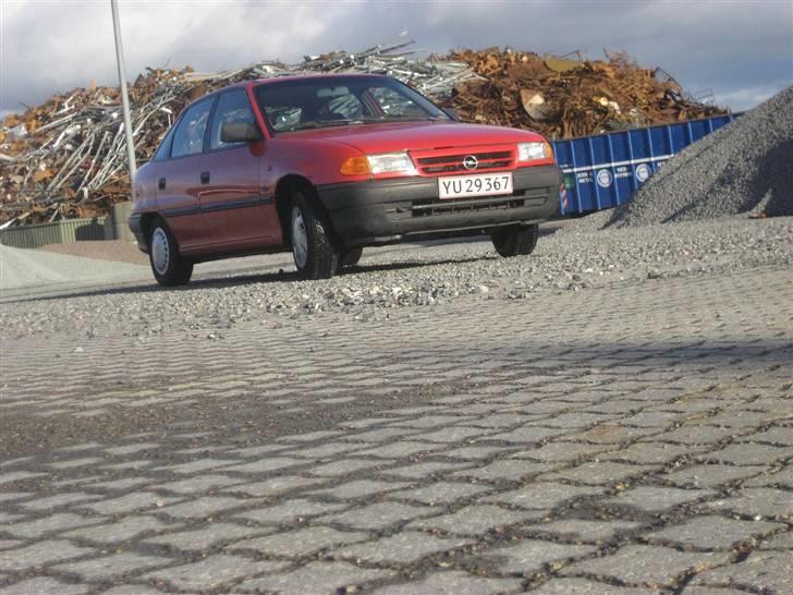 Opel Astra Sedan 1,6i Skrottet billede 2