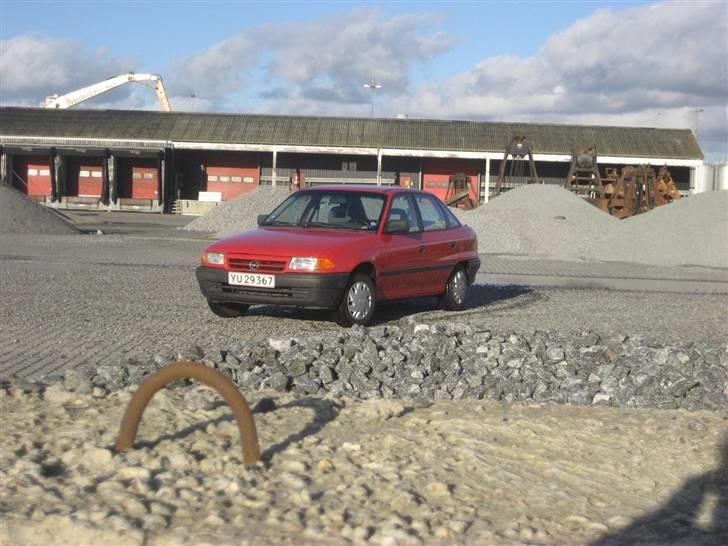 Opel Astra Sedan 1,6i Skrottet billede 4