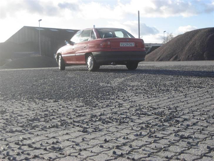 Opel Astra Sedan 1,6i Skrottet billede 8