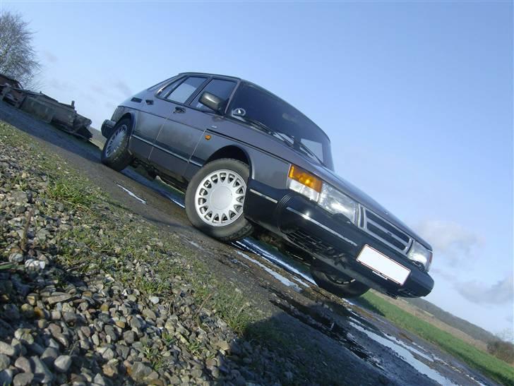 Saab 900i (Er slogt) - Ja, det så min Såb ;) billede 1