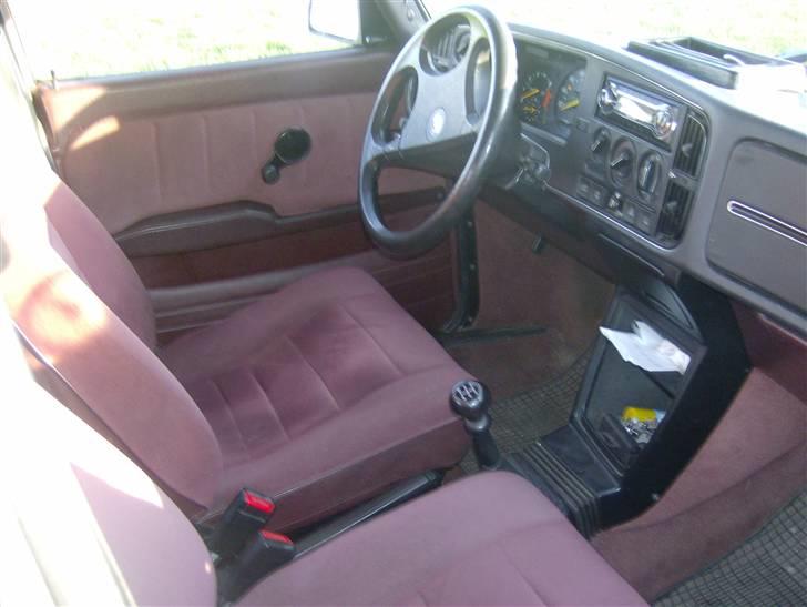 Saab 900i (Er slogt) - Inden i :D billede 11