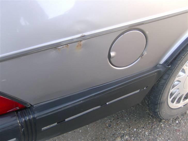 Saab 900i (Er slogt) - Det så det overflade rust der skal laves :D billede 15