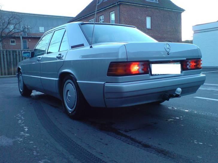 Mercedes Benz 190E 2.3 Aut SOLGT! - Vintermode med hjulkapsler.  billede 13