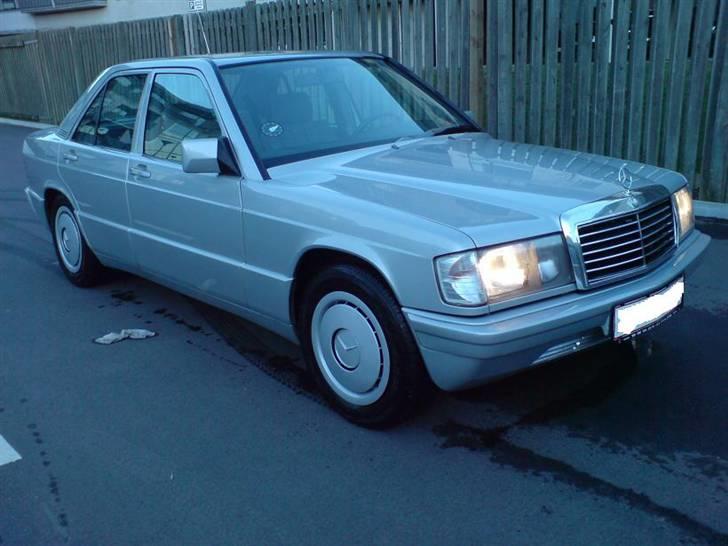 Mercedes Benz 190E 2.3 Aut SOLGT! - Vintermode med hjulkapsler.  billede 16