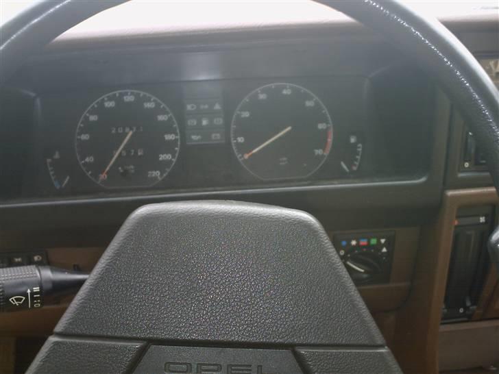 Opel rekord E2 skrotet billede 8